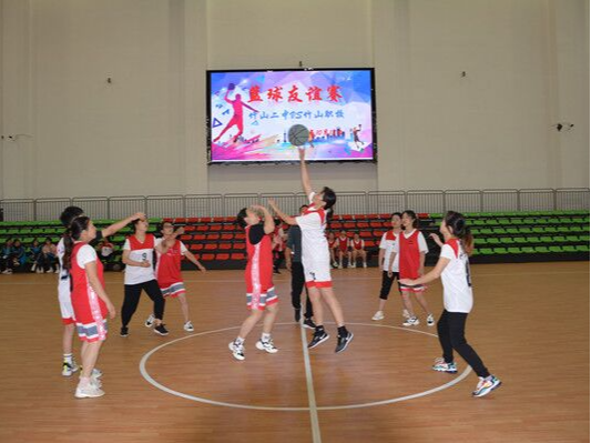 竹山二中：女子篮球队让校园“动”起来