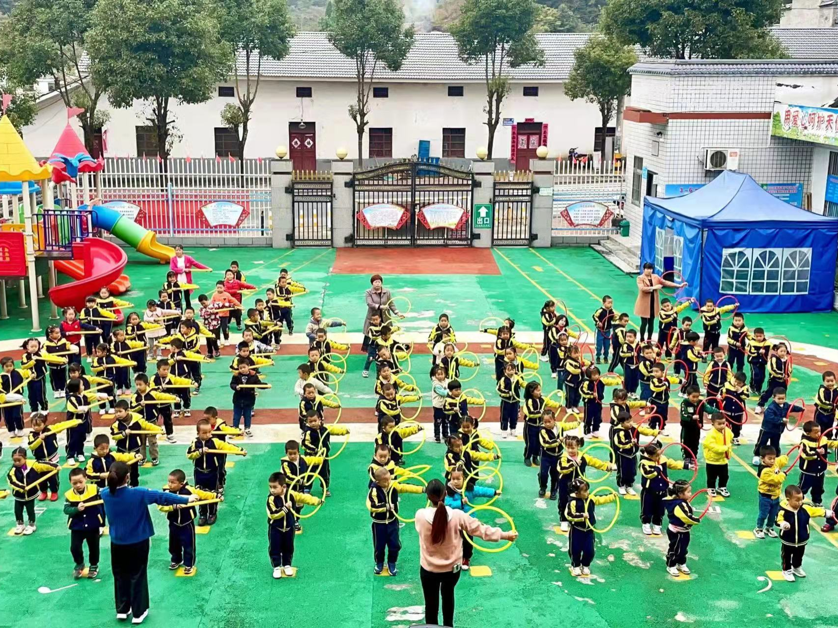 擂鼓镇护驾幼儿园：活力器械操 健康共成长