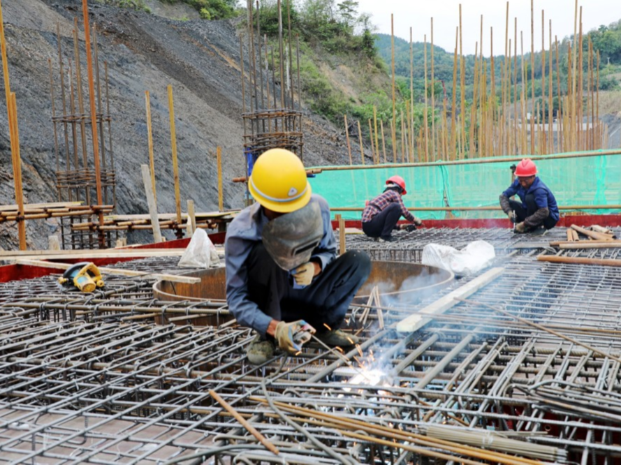 竹山重点项目假期不停工  “百日攻坚”忙