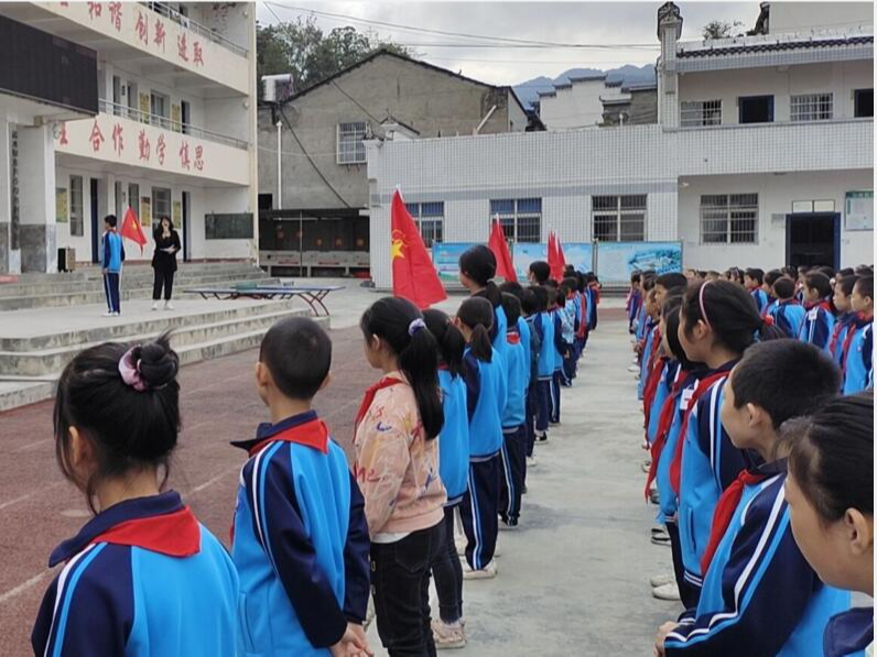溢水东川小学：开展“传承红色基因，塑造优秀少先队”建队日活动