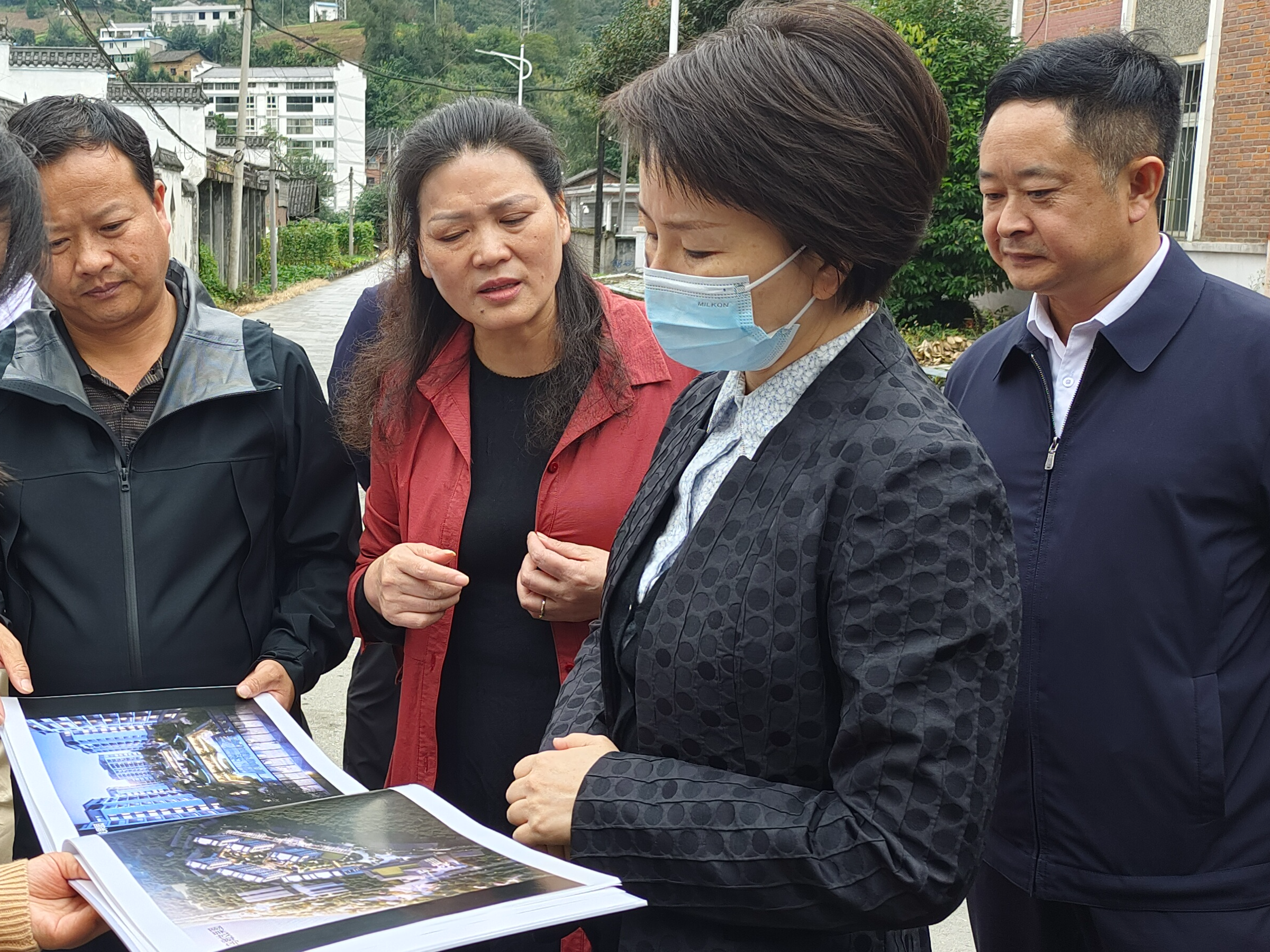 王麗媛：完善城市功能　提升城市品質(zhì)