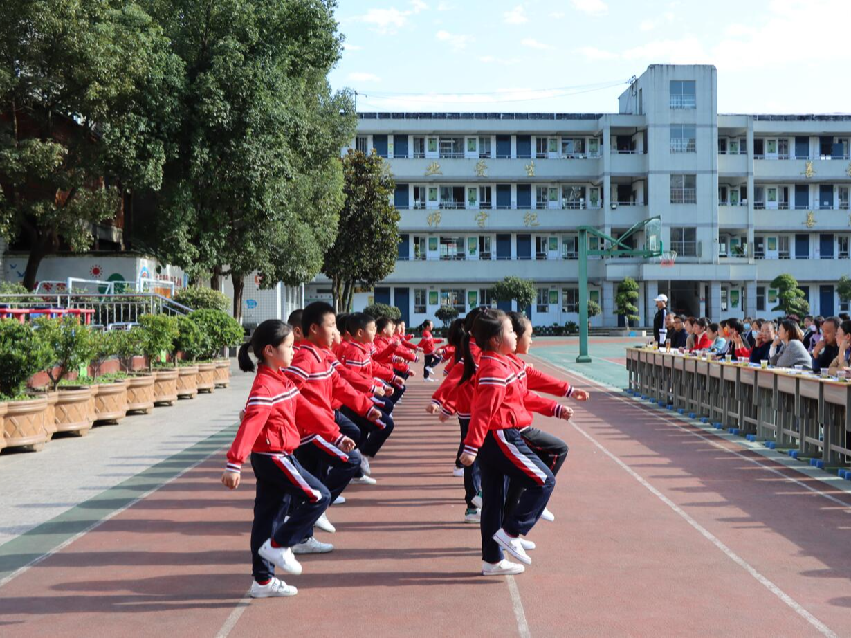 张振武小学开展养成教育展演活动