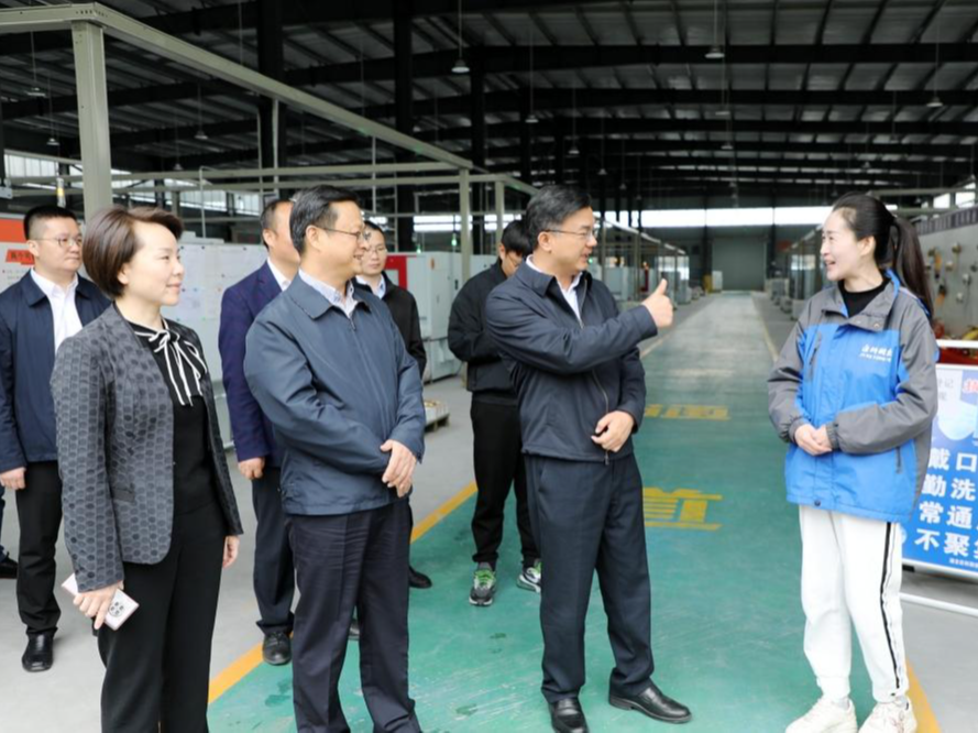 黄剑雄在竹山调研时强调：聚焦特色主导产业   做大做强县域经济