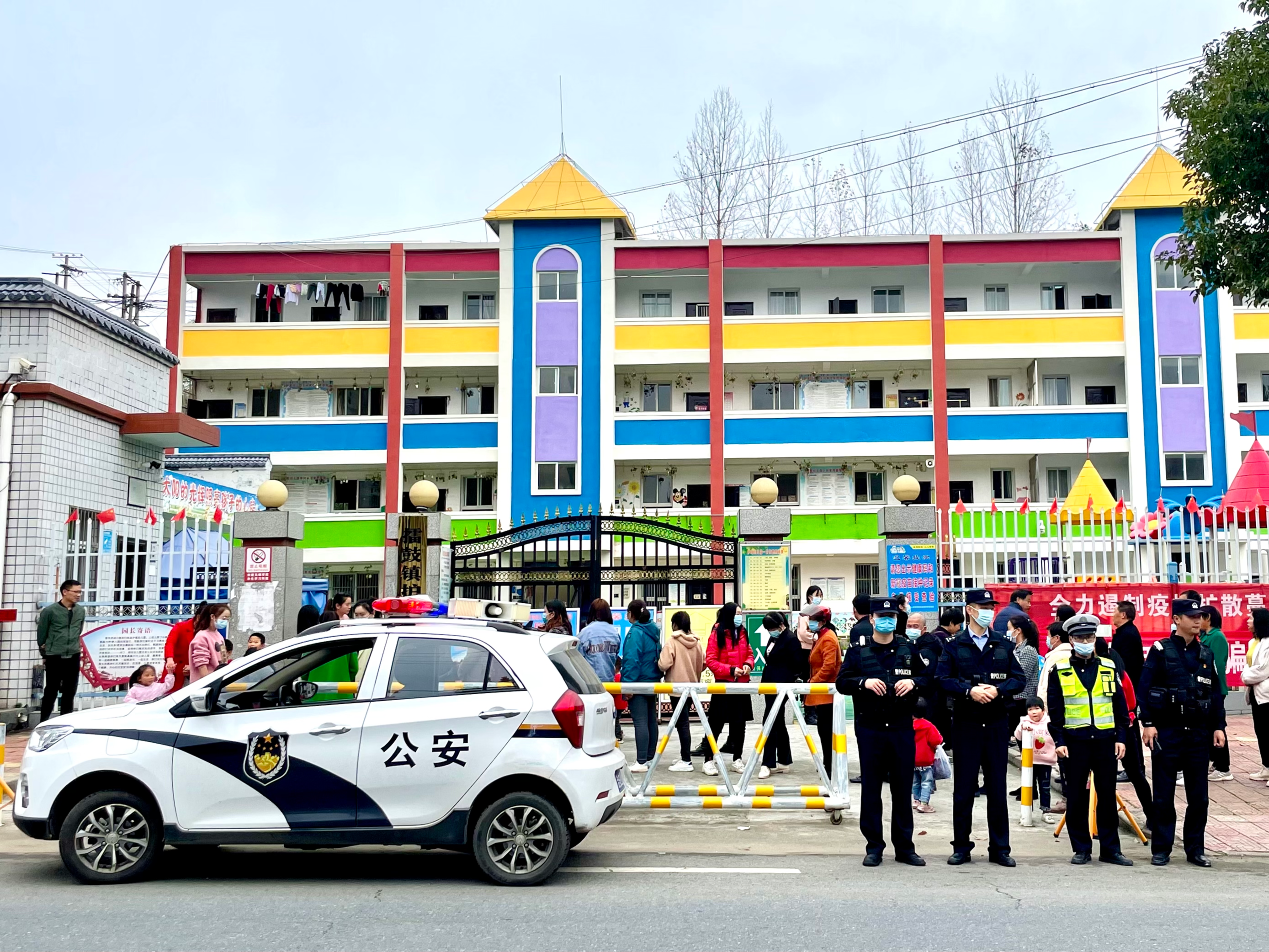 擂鼓镇：警校联动　共保校园平安