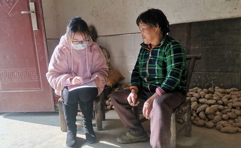 双台乡中心学校组织百名教师入户普查