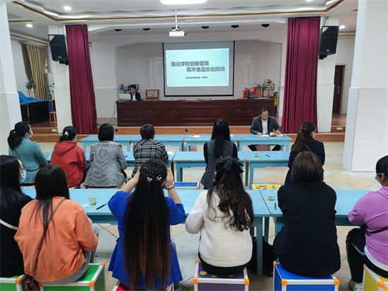 县实验幼儿园加强幼儿膳食管理