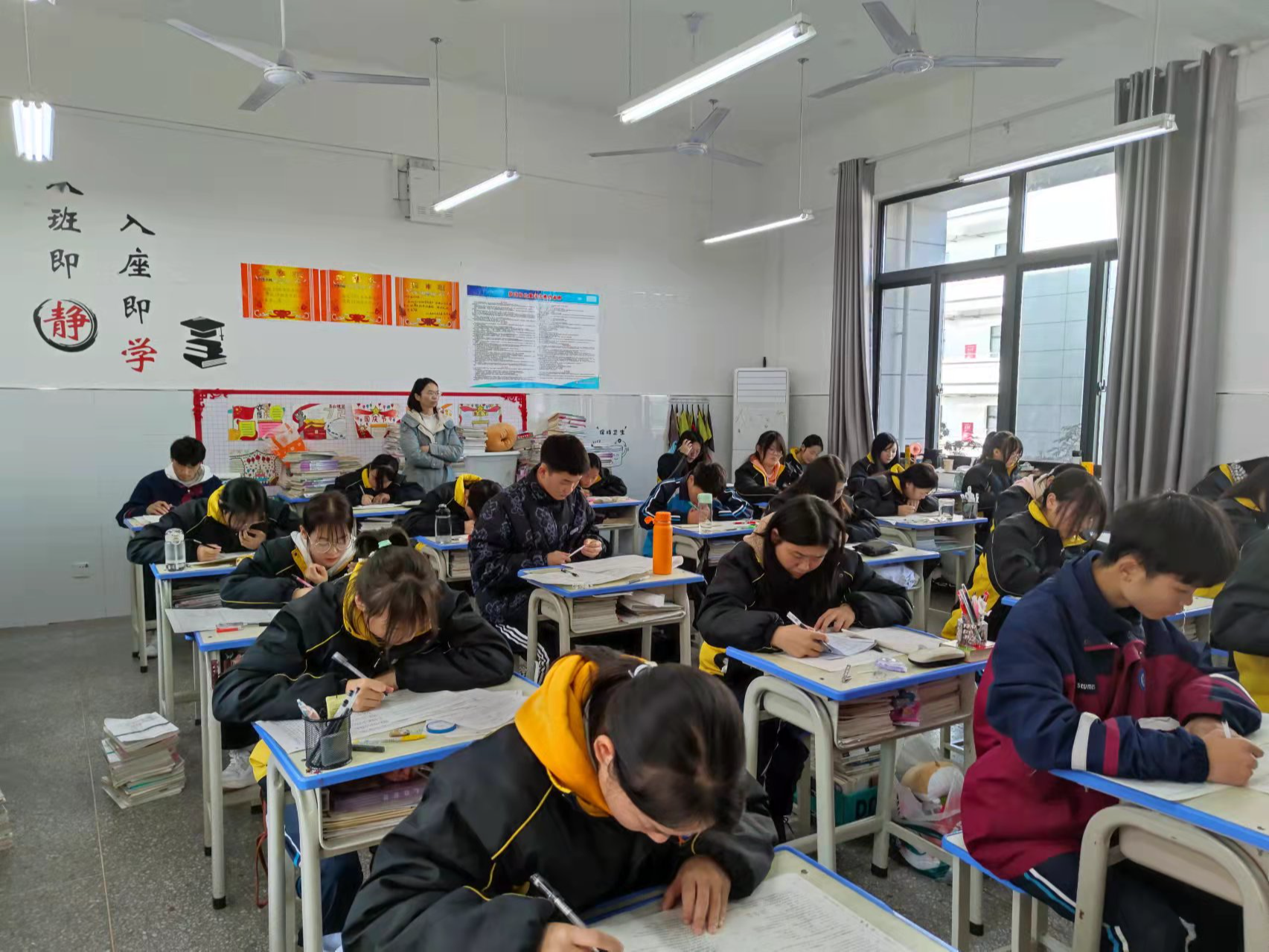 竹山职校精心组织期中考试