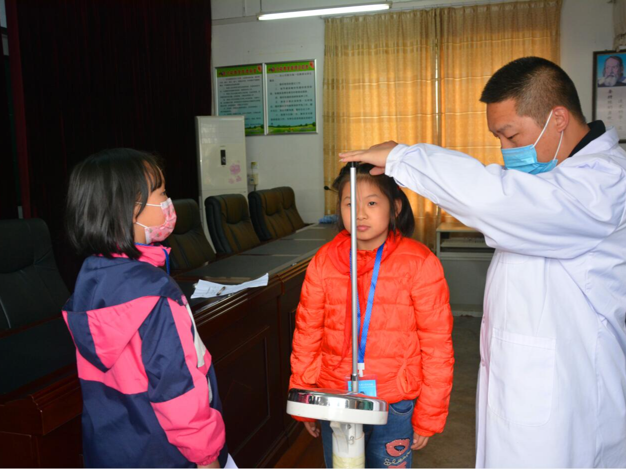 官渡九年制学校：健康体检助力学生快乐成长