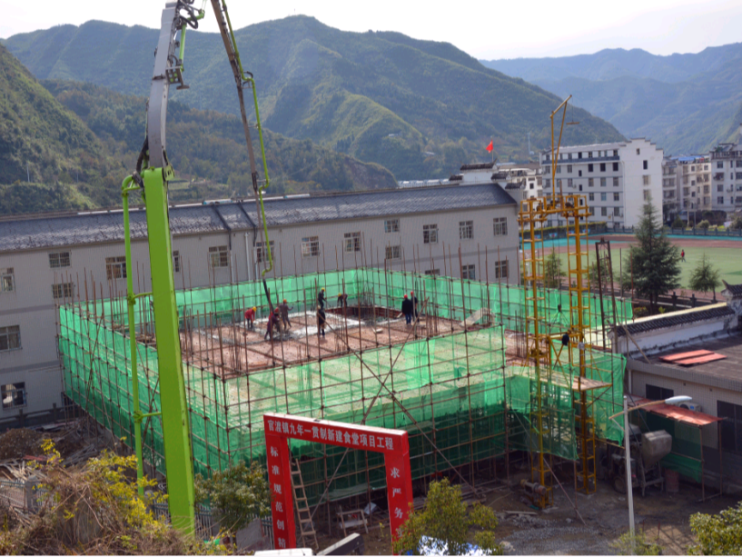 官渡中心学校：加快食堂项目建设  改善餐饮环境 