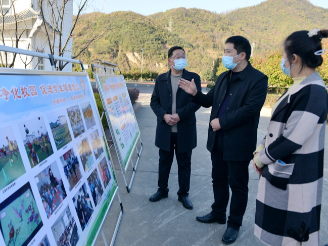 县教育局调研上庸镇中心学校