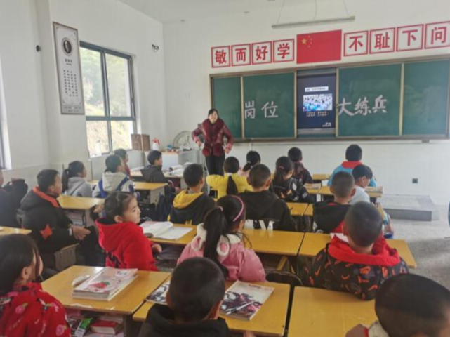 文峰小学扎实开展岗位大练兵活动