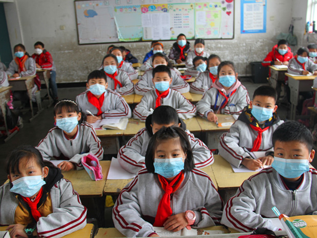 上庸镇中心学校：戴口罩成为校园靓丽风景