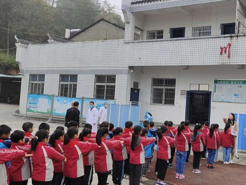 溢水东川小学有序组织3-11岁学生接种新冠疫苗