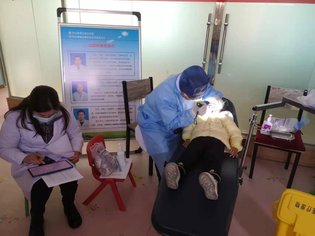 
楼台乡中心幼儿园 开展龋齿检查