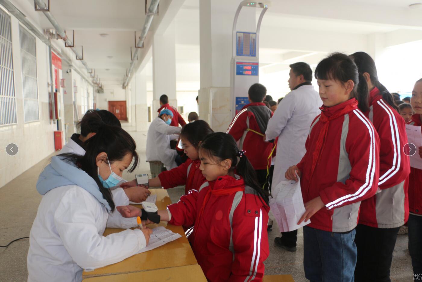 溢水小学1700多名学生开展健康体检
