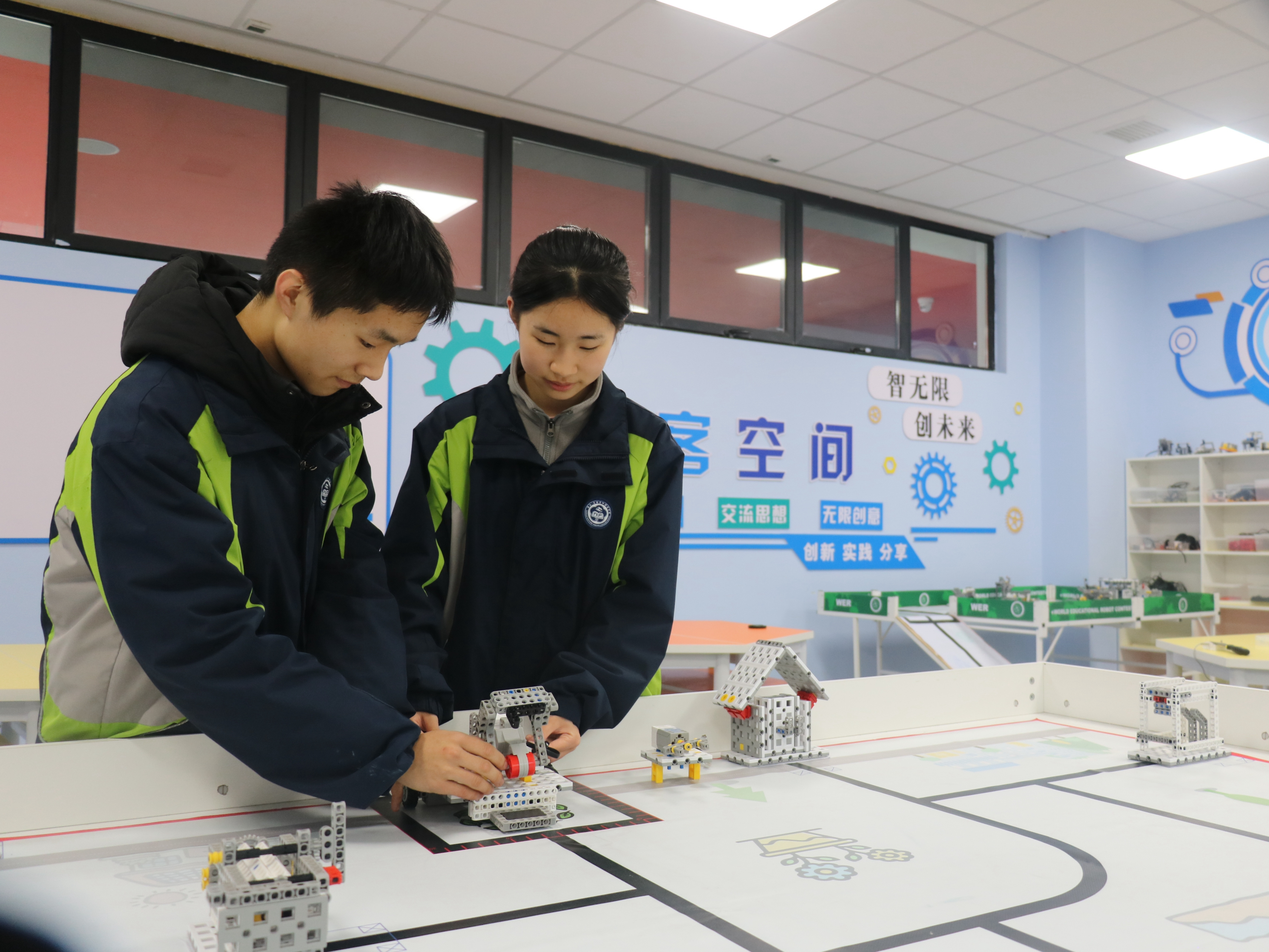 南山外校：培育科创精神 成就精彩人生