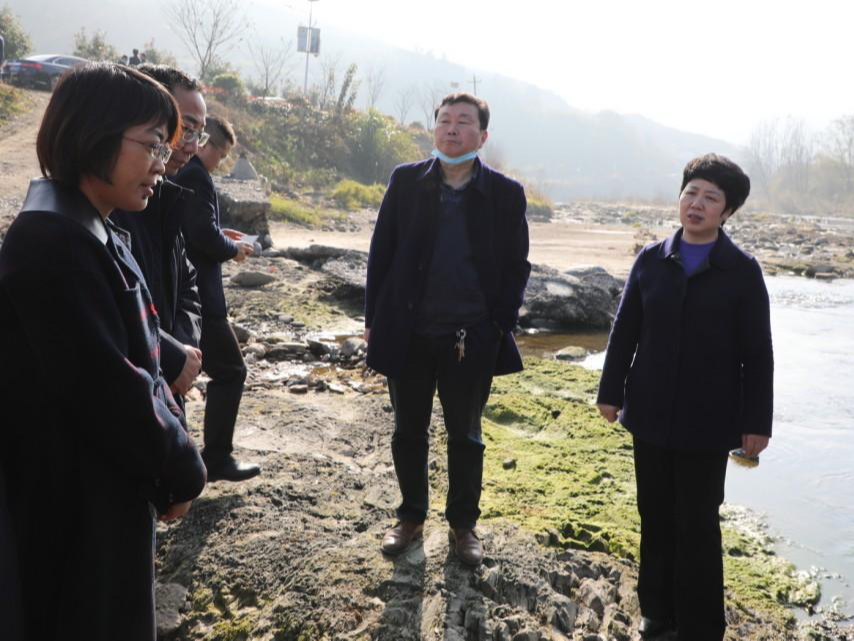 副市长刘运梅来竹开展巡河工作