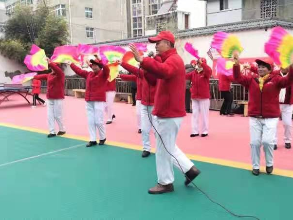 竹山养乃世家爱心志愿公益活动走进县特殊教育学校