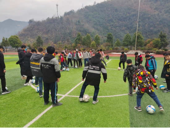 柳林乡九年一贯制学校全面实施“双减”