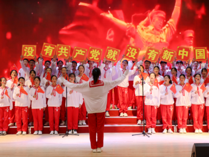 南山外校开展“庆元旦·迎新春”文艺汇演活动