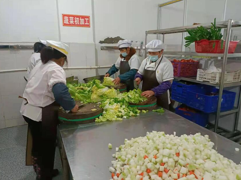 竹山二中：不忘教育初心  创建平安校园