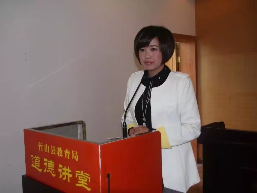 深   山   里   的   向   阳   花