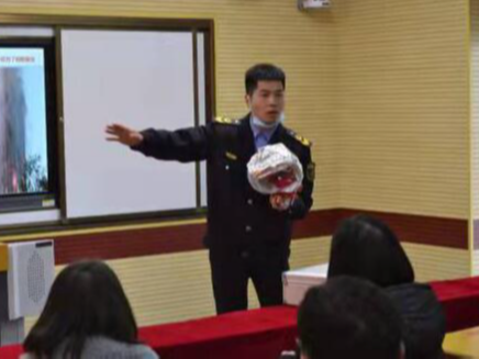 溢水中学举行教师消防安全知识讲座