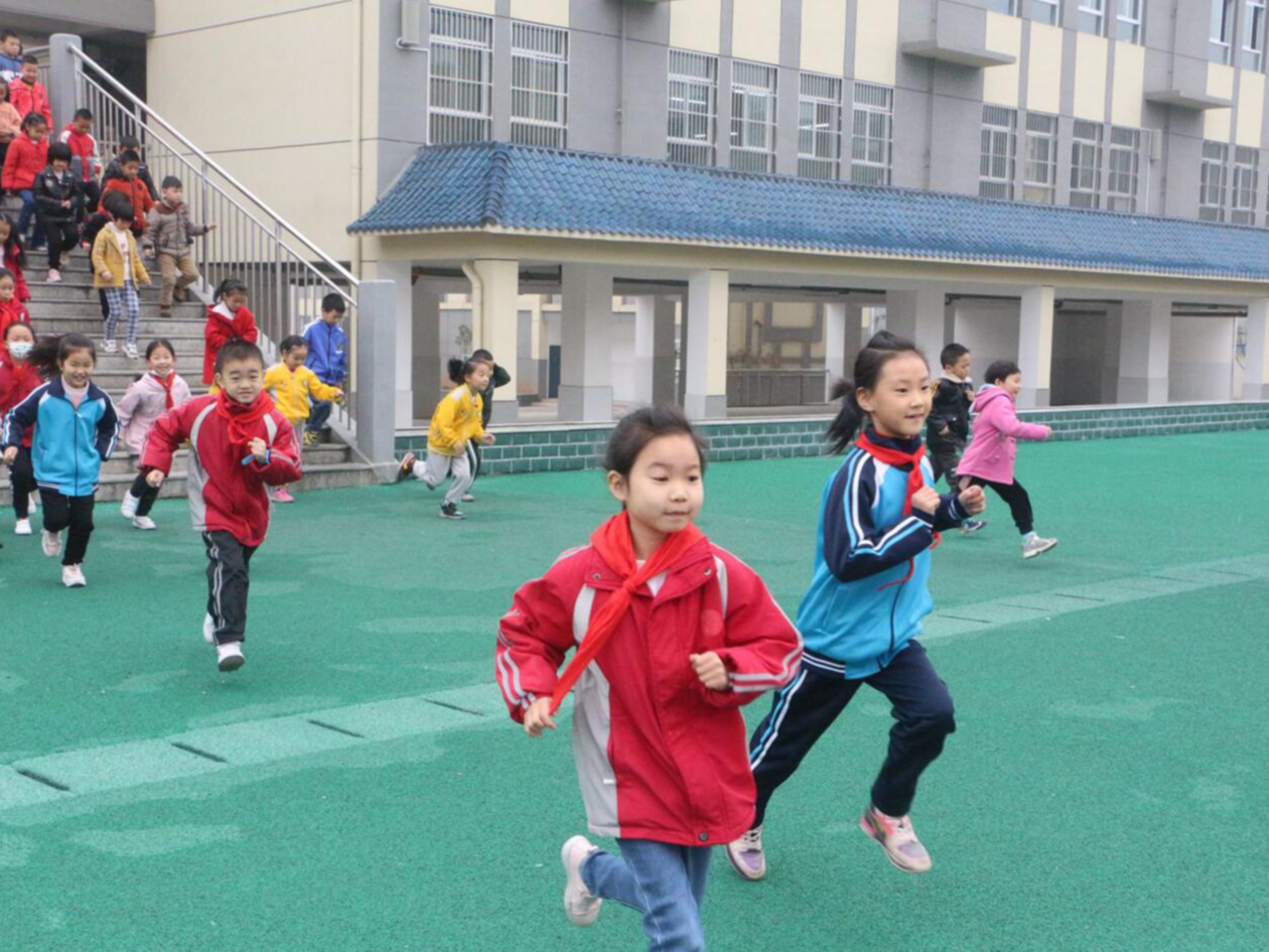 溢水小学开展应急疏散演练活动