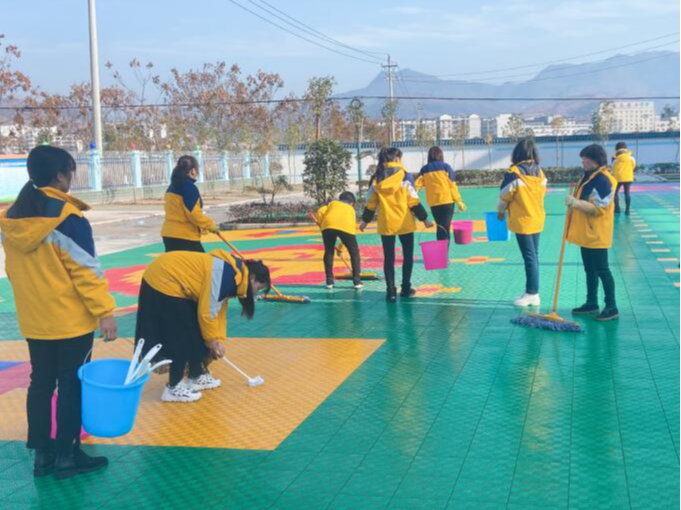 溢水第二幼儿园：齐心协力扮靓校园