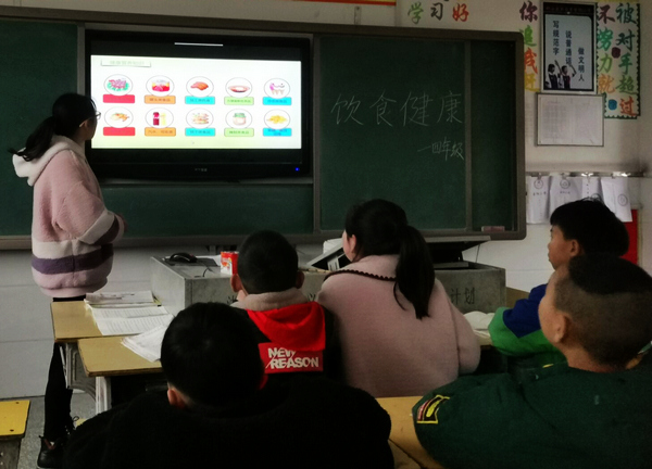 吉阳小学开展食品安全教育活动