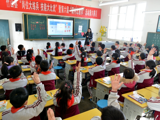 上庸镇中心学校：岗位不同比武不同 多点比武全员练兵