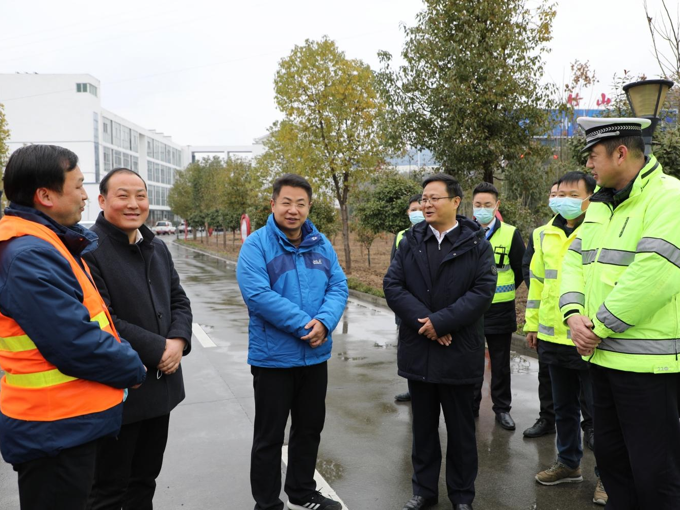陈建平调研指导低温雨雪天气防范应对工作