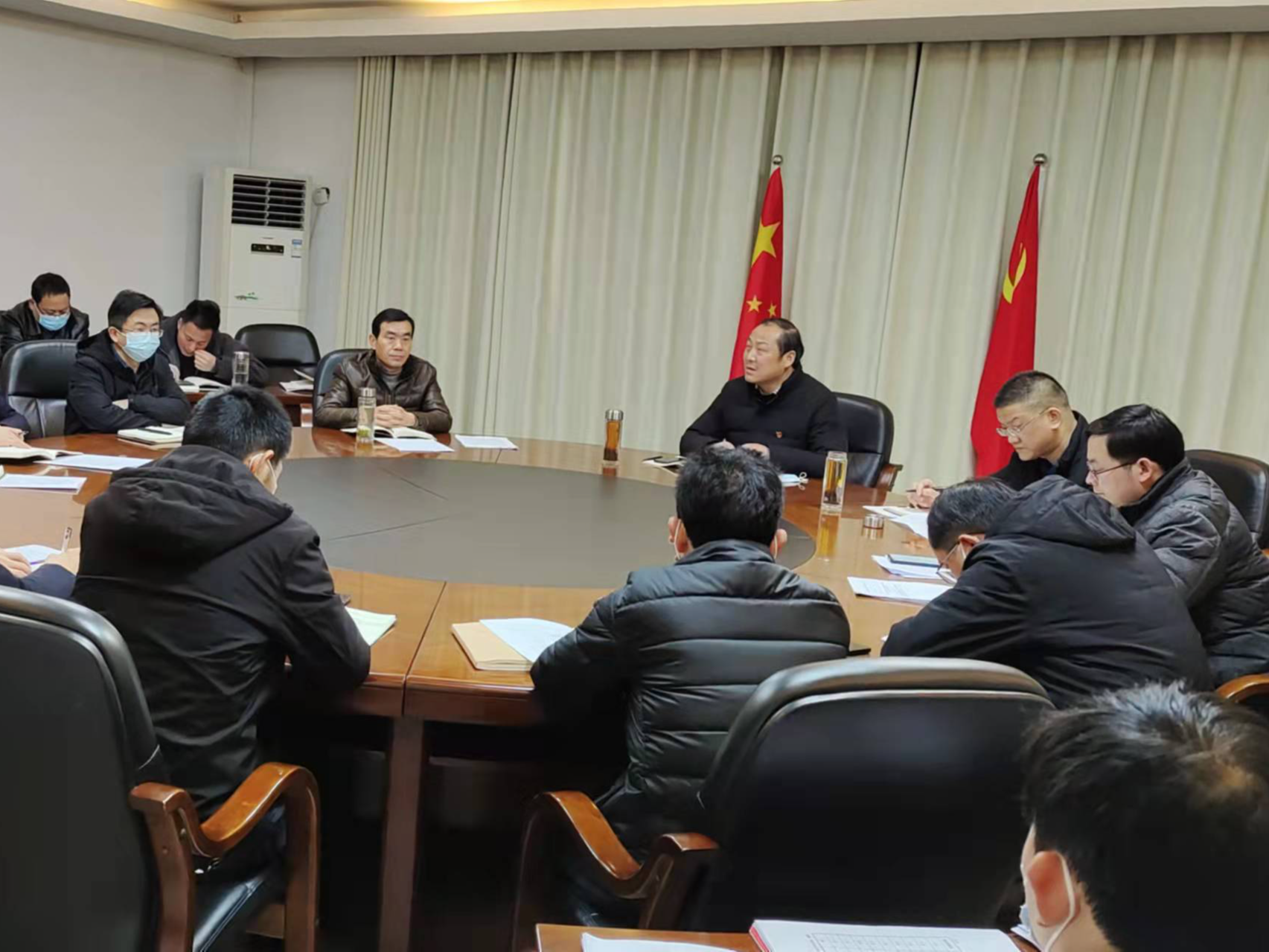 县委办公室政研室开展1月份主题党日活动