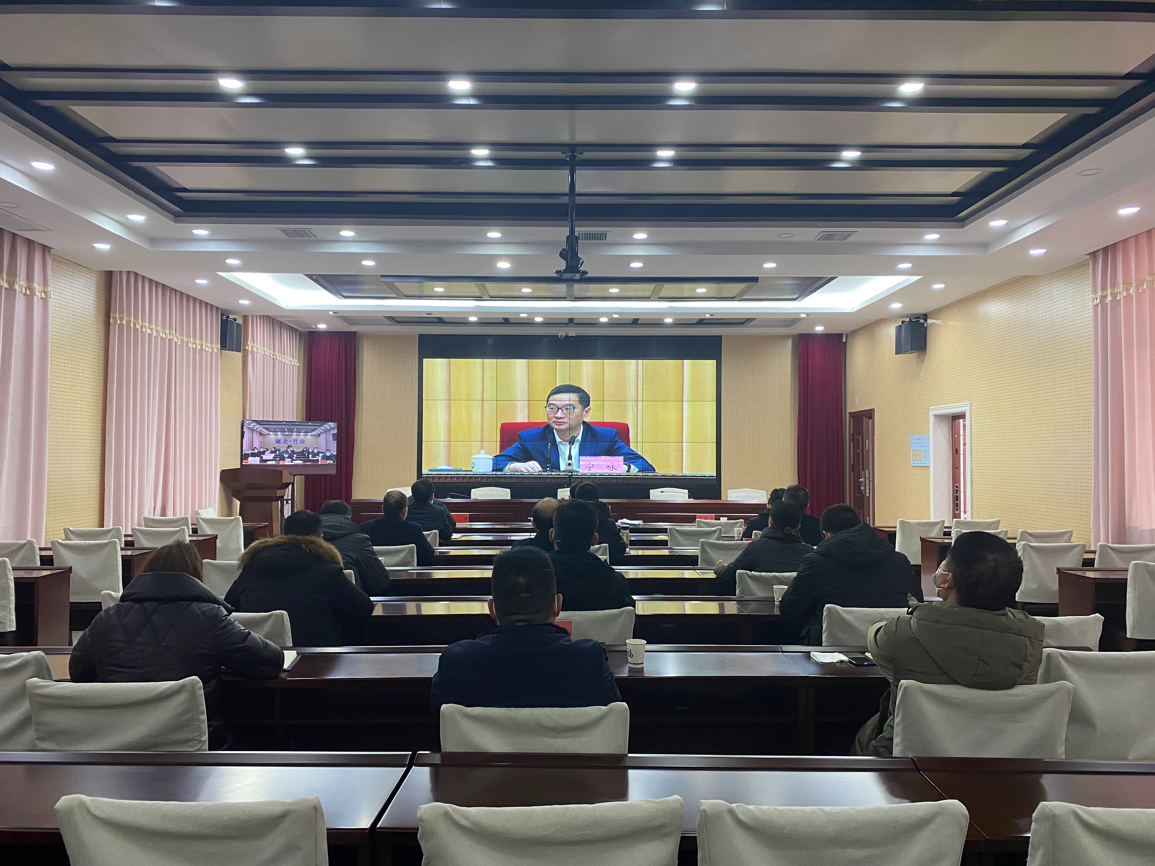 我县收听全省金融一季度“开门红”电视电话会