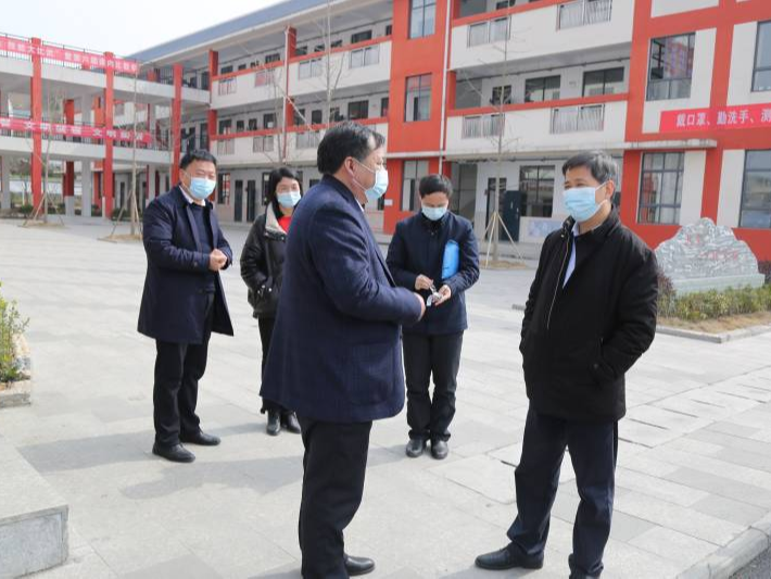 市政府教育督导室督查我县校园安全、开学等工作