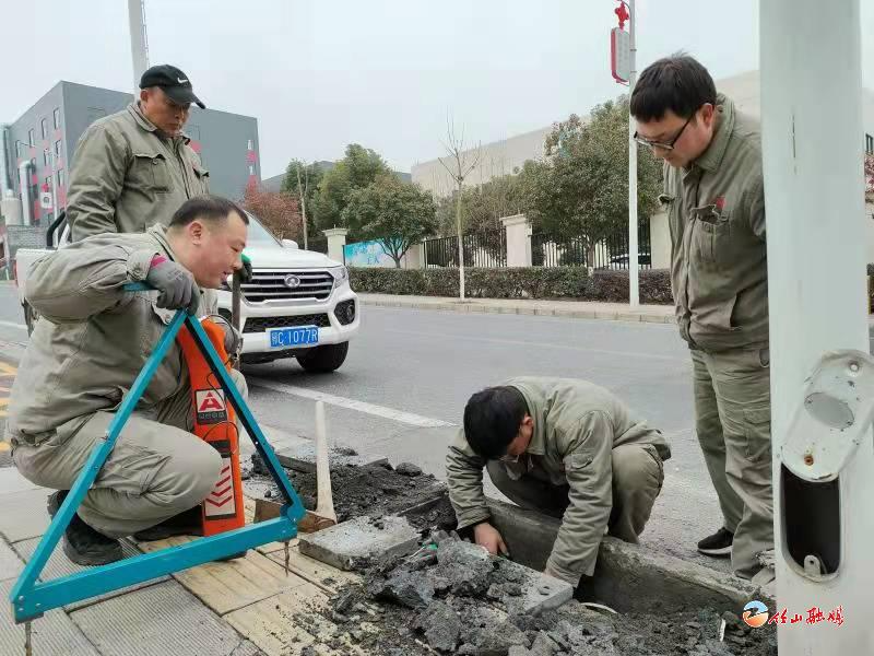縣園林路燈管理局開展技能培訓提升業務素質