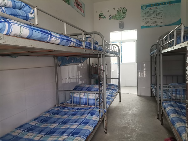 公安小学66名山里娃住上了新房