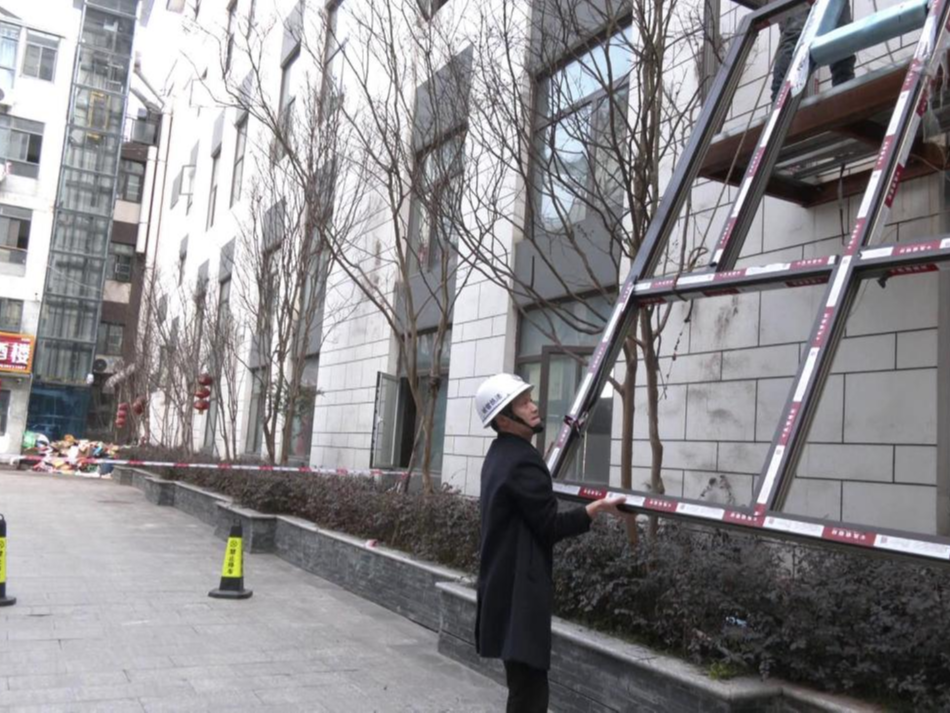 縣城管執(zhí)法局拆除兩處違建
