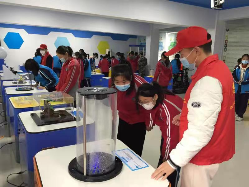 县青少年活动中心：参观科技馆 感受科技魅力