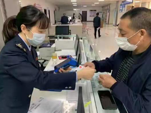 县税务局：智能POS终端“刷”出幸福感
