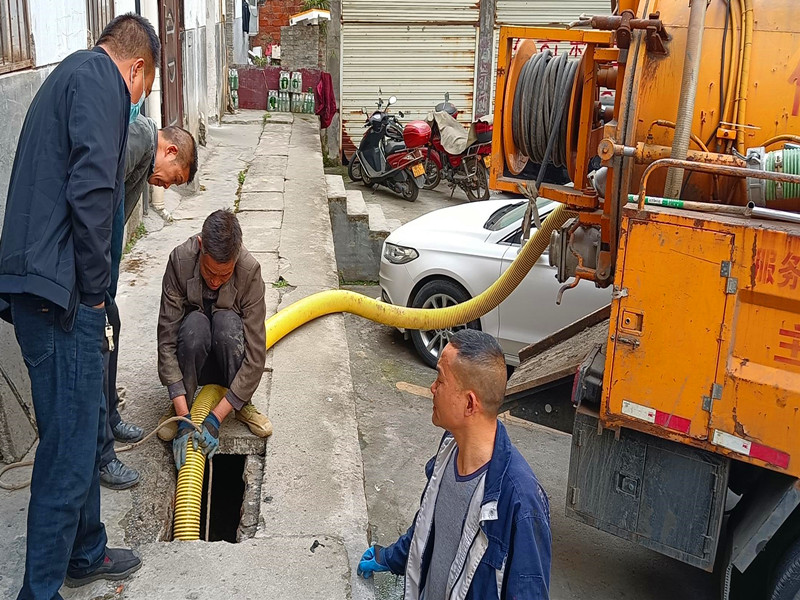 实验幼儿园：党员下沉进社区 服务群众暖人心