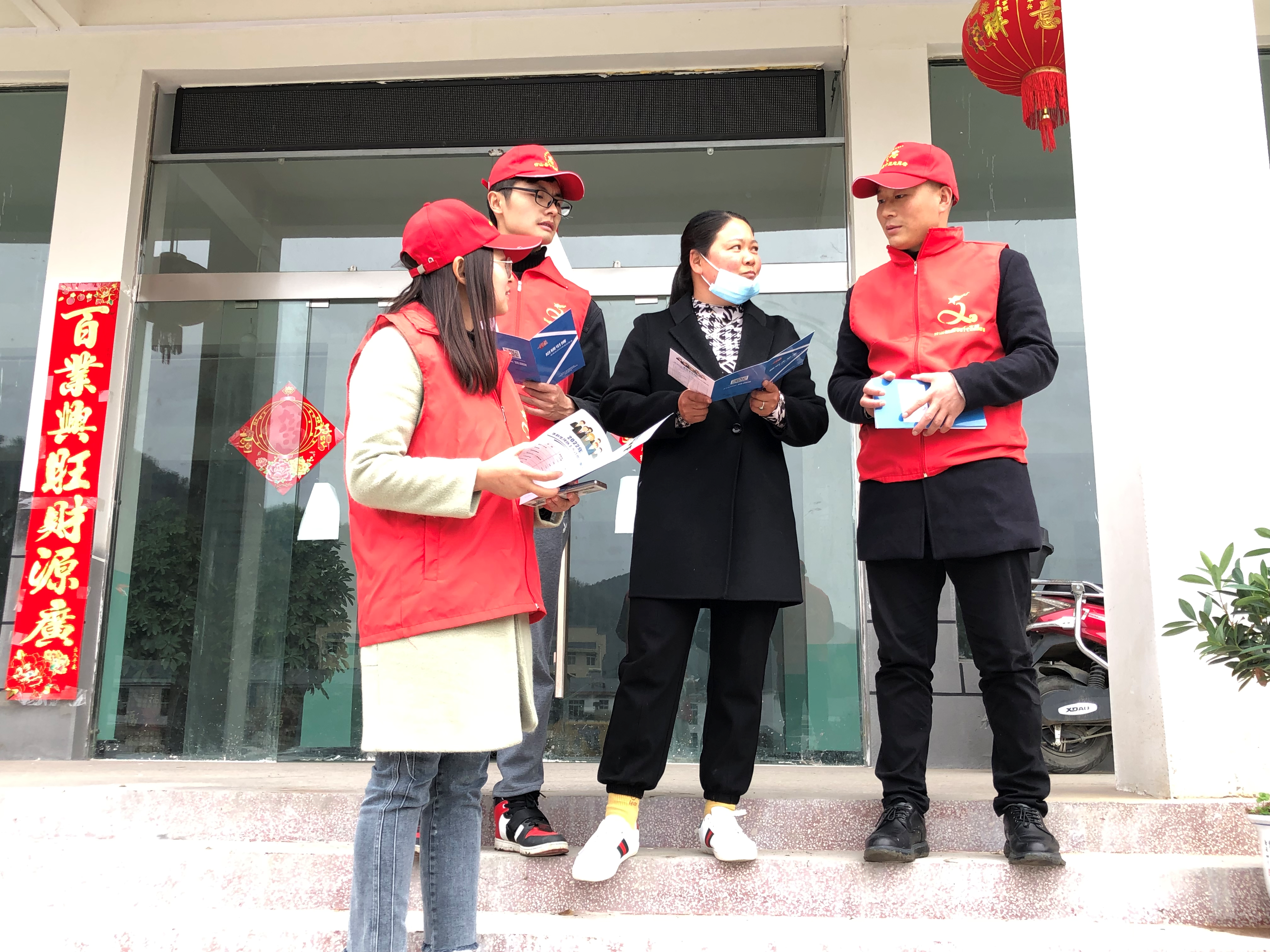 大庙乡开展“三送”活动   助力大学生留（回）堰计划