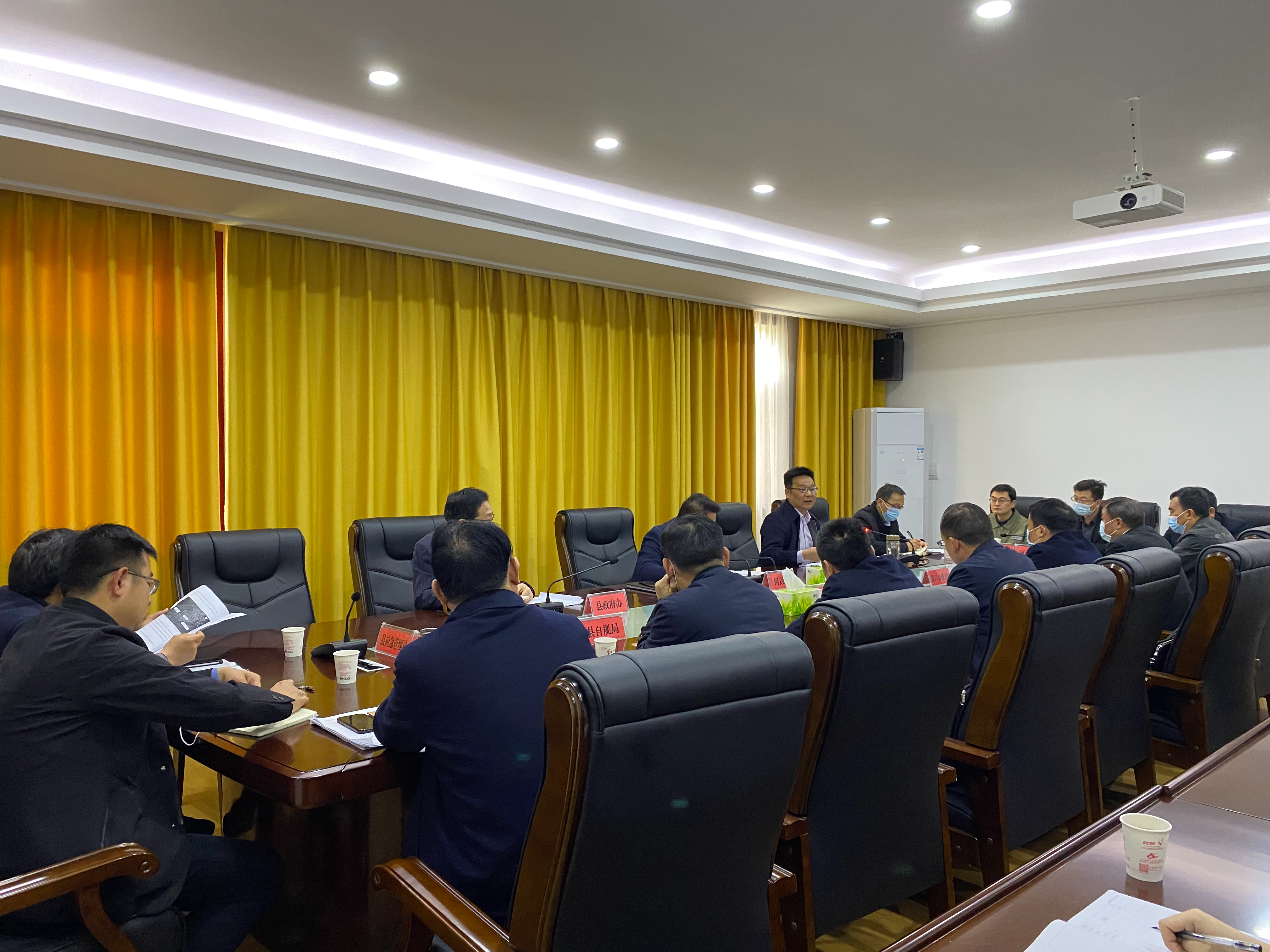 我县推进潘口乡香水洞矿区采砂制砂生产线项目