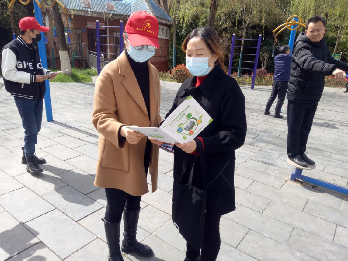 县城管执法局开展环境卫生整治行动