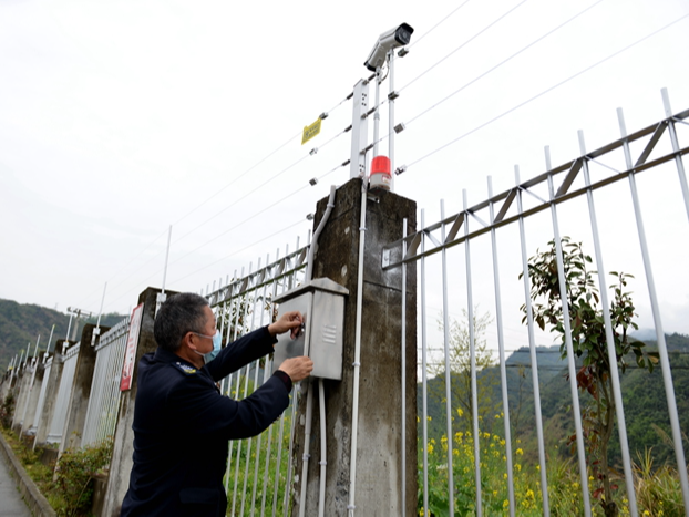 上庸镇中心学校：多措并举筑牢校园安全防线