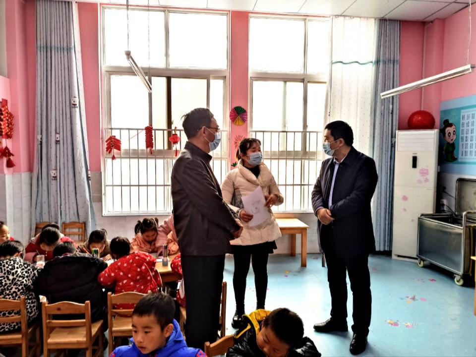 县教育局督导城关镇教育工作