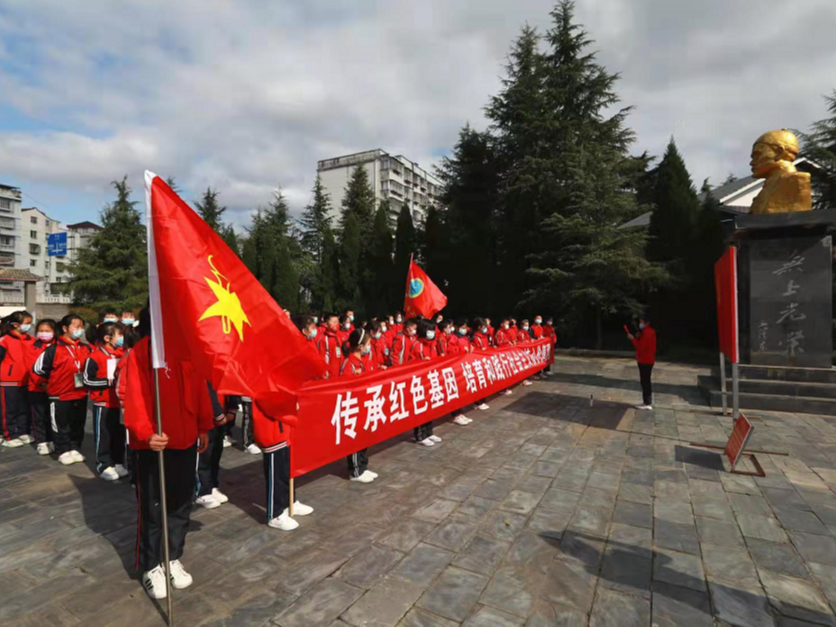 宝丰镇施洋小学持续开展“施洋精神代代传”活动