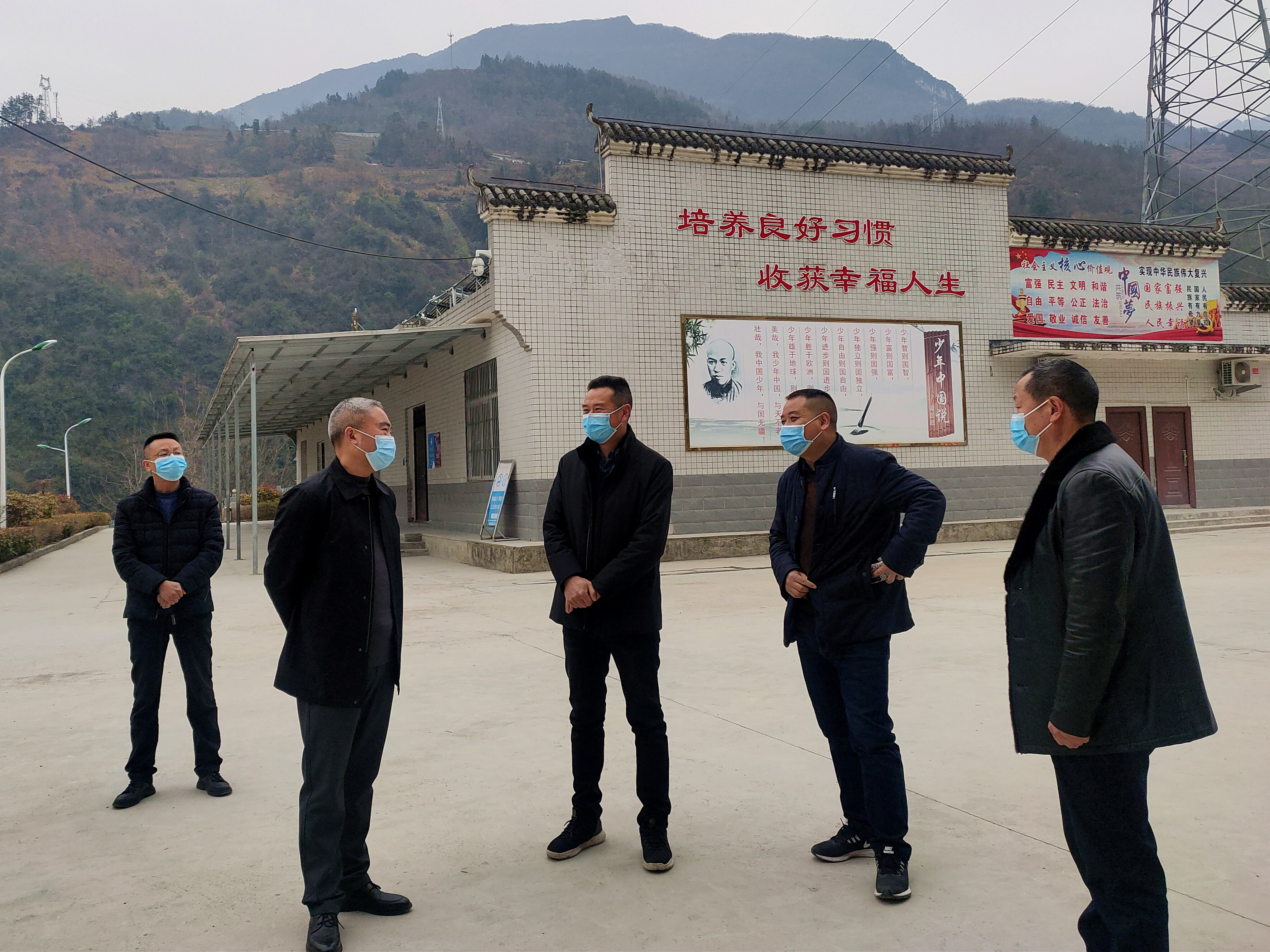 县疫情防控指挥部来柳林乡督查校园疫情防控工作