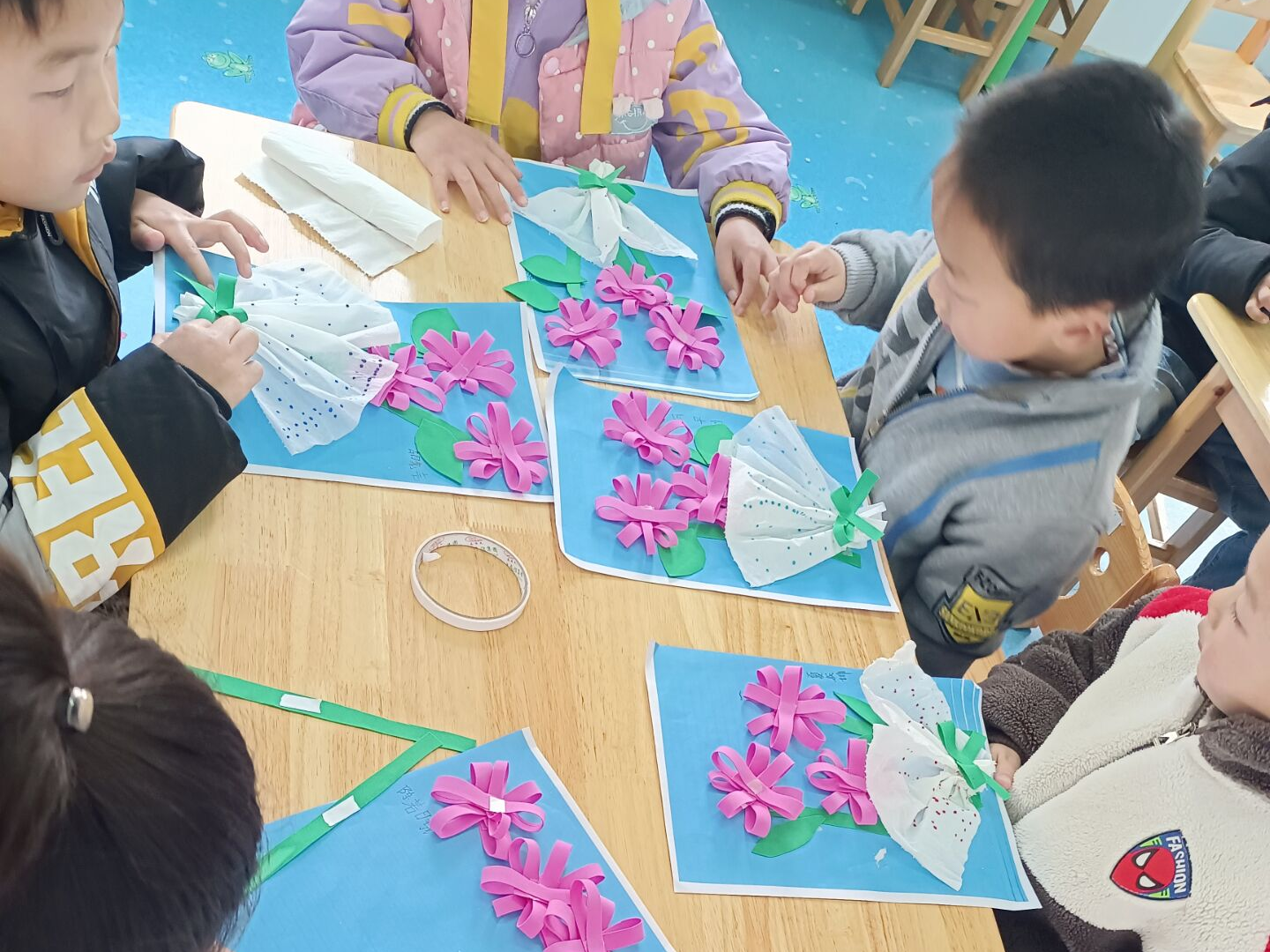 双台乡茅塔幼儿园组织“我爱妈妈”的许愿活动