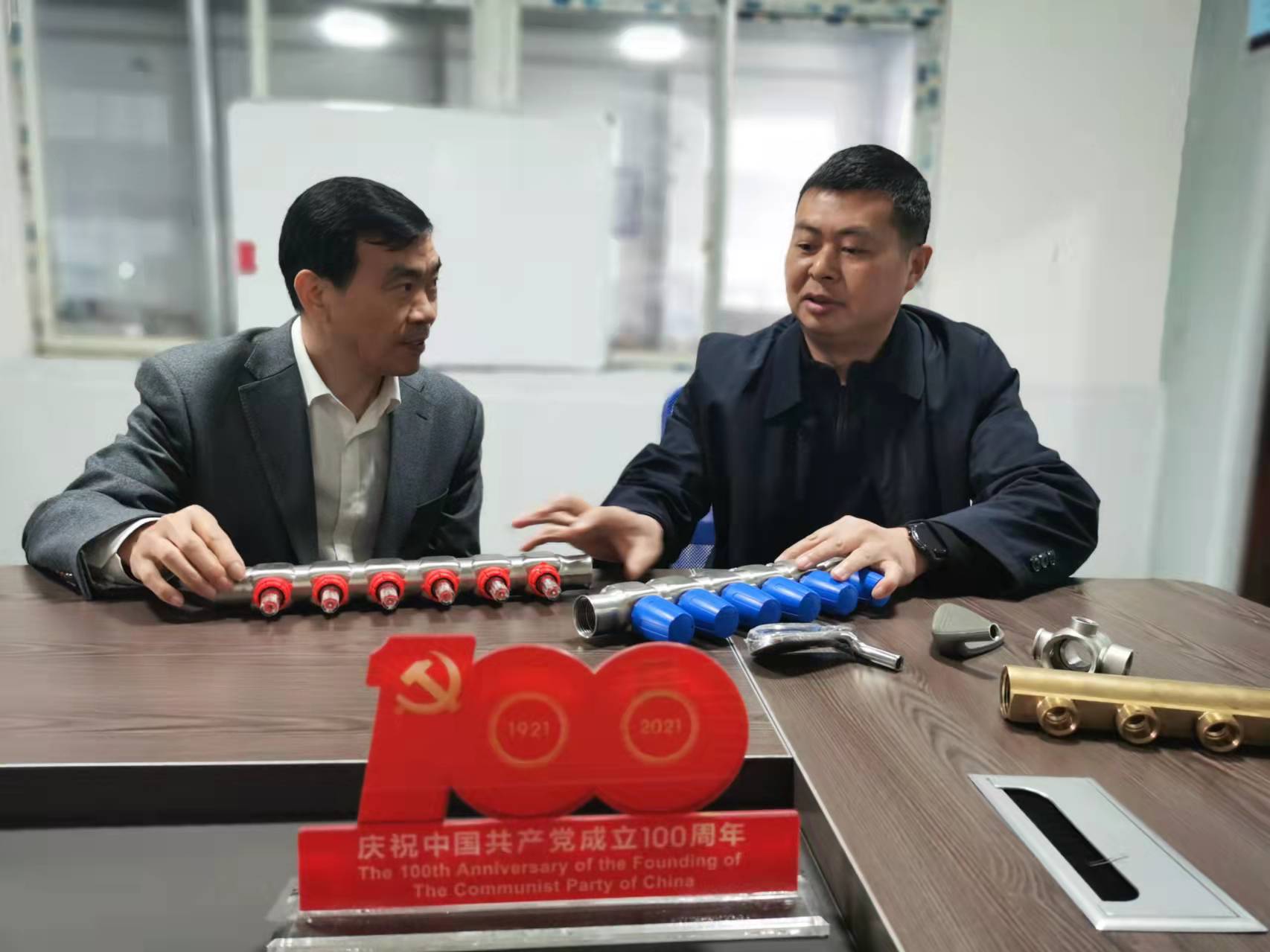 县委政研室倾情服务包联企业